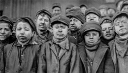 Crianças forçadas a trabalhar na revolução industrial tiveram graves problemas de saúde