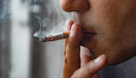 Cigarro mata mais de 8 milhões de pessoas por ano