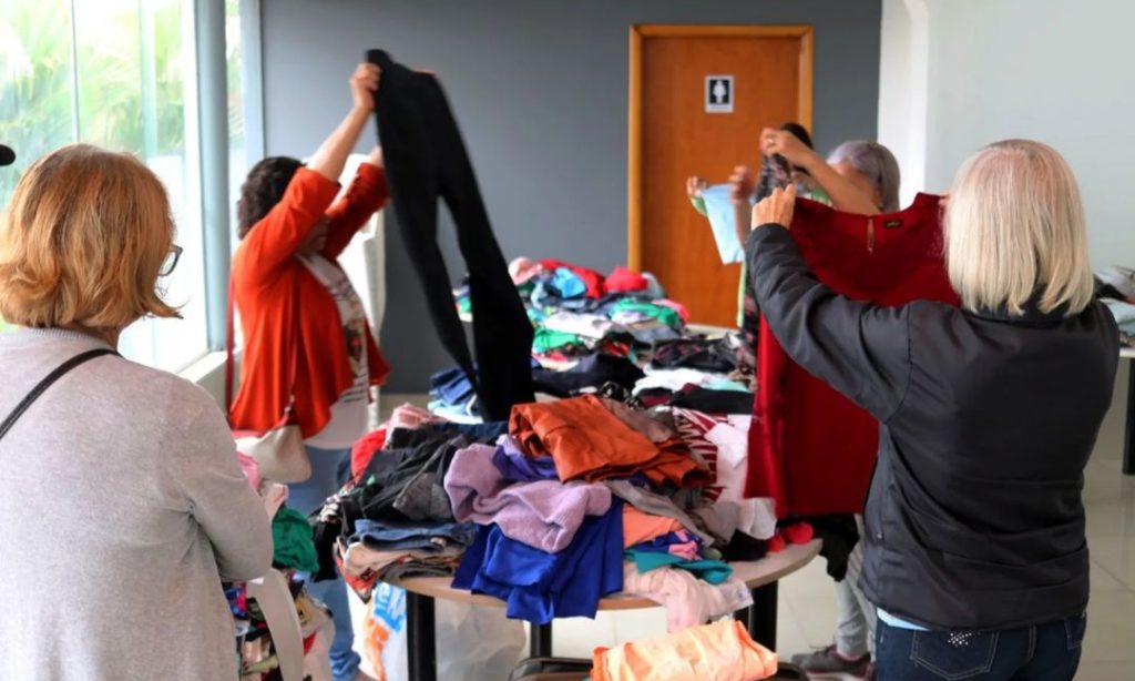 voluntários agasalhos