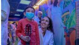 Marisa Monte inaugura espaço cultural para pacientes no Incor