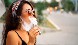 1 a cada 5 jovens consome cigarro eletrônico no Brasil