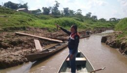 Sem água e comida cara, famílias sofrem com a seca no Amazonas