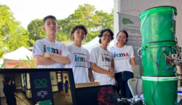 Estudante cria bengala eletrônica para deficientes visuais