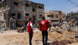 Equipe médica da Cruz Vermelha consegue entrar em Gaza