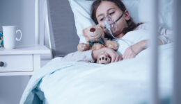 Igual à China, França tem surto de pneumonia em crianças