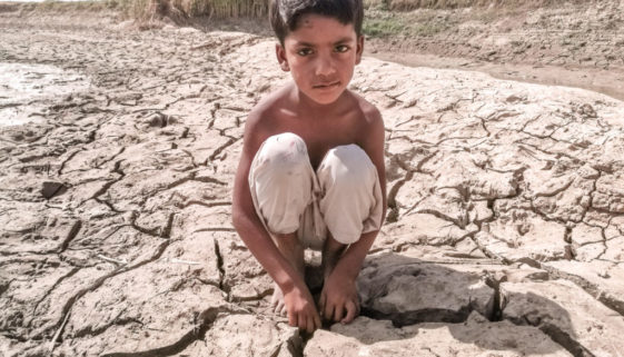 UNICEF alerta: falta de água afeta um terço das crianças do mundo