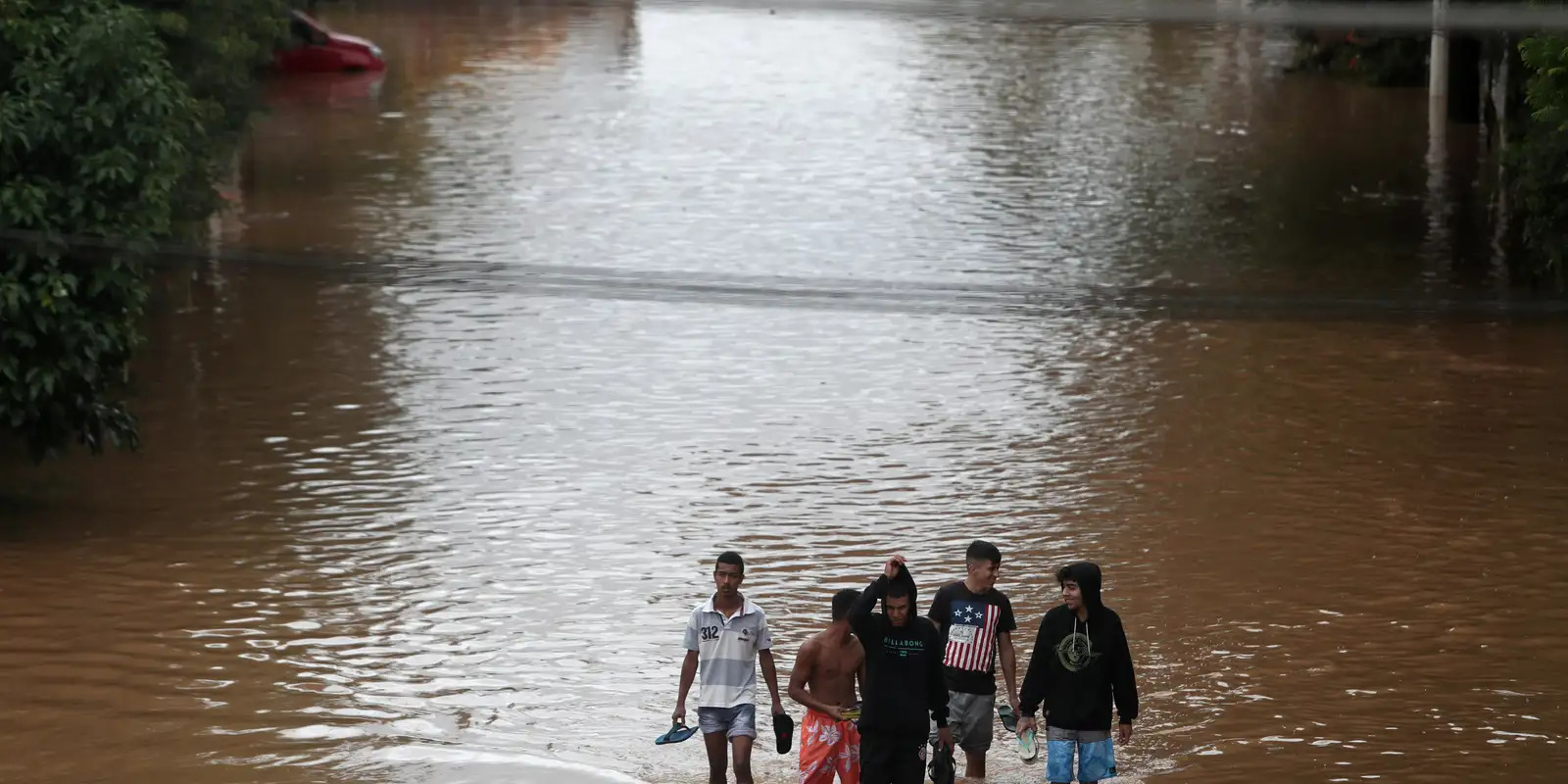 Mais de 100 mil pessoas foram afetadas pelas chuvas no RJ