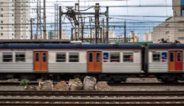 Apenas 3 em cada 10 domicílios ficam perto de estações de metrô e trem em SP