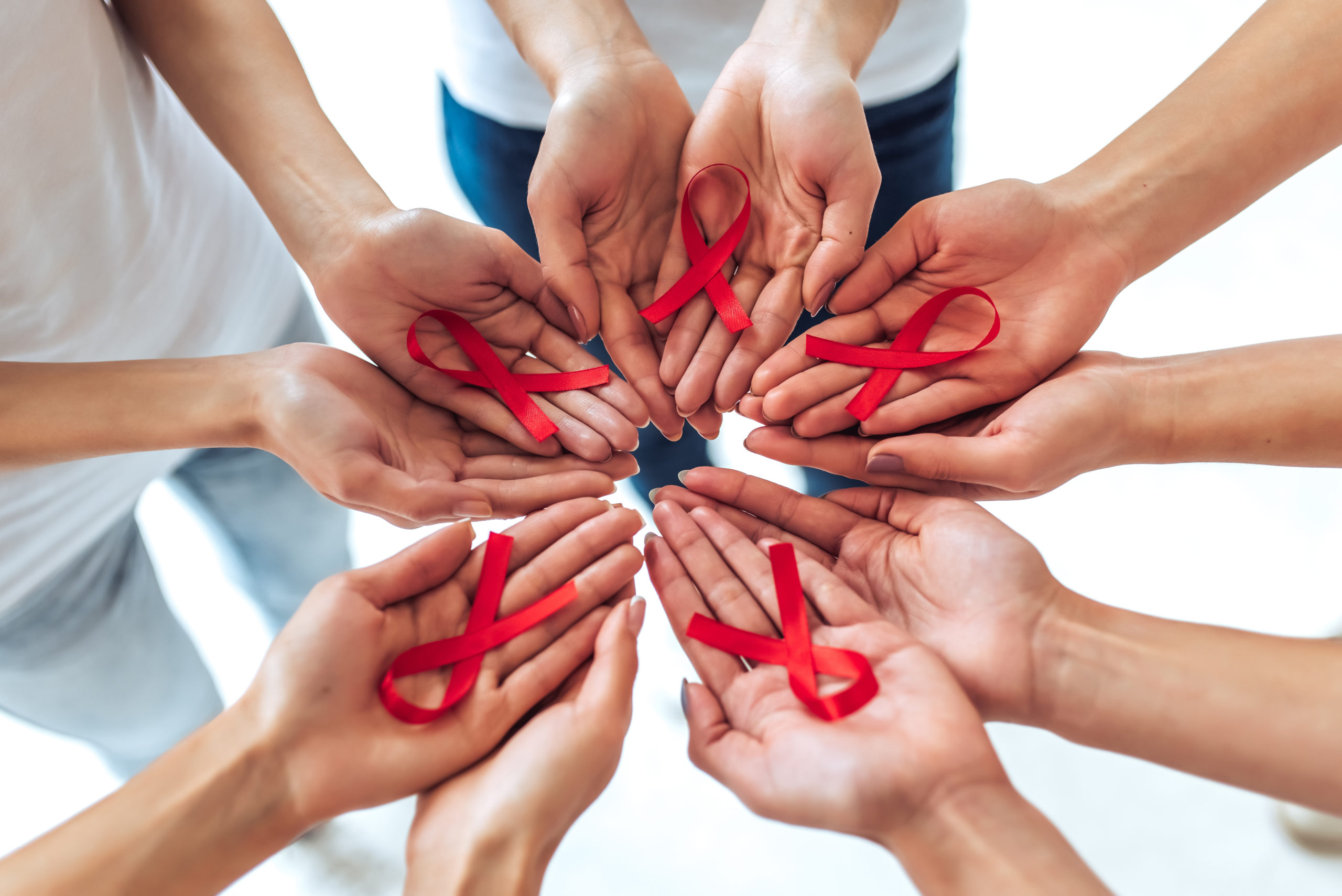 Edital: Fundo Positivo financia projetos de combate ao HIV/AIDS