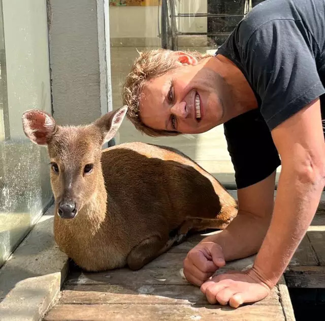 ONG ZooFoz: empresário mora com família e 130 espécies de animais em SP