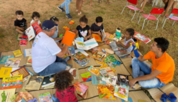 ONG Vaga Lume incentiva o hábito da leitura durante as férias escolares