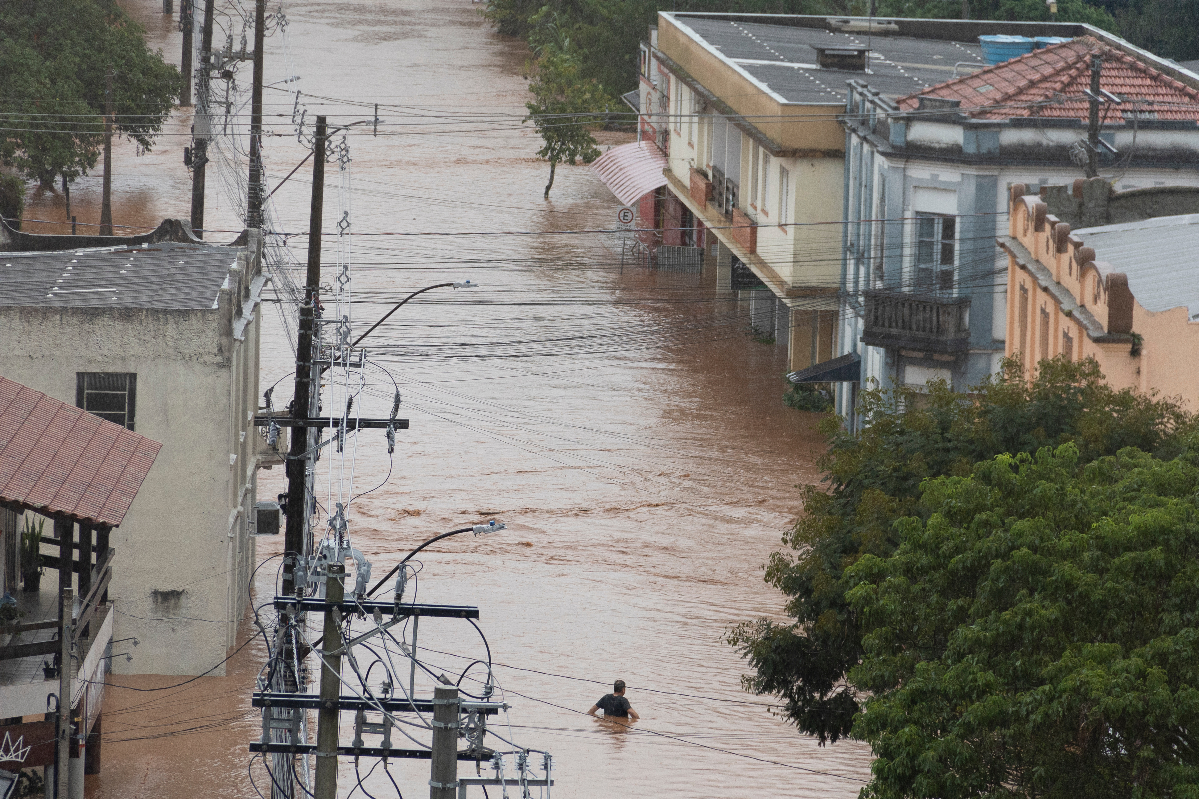 A Perturbadora Invisibilidade das Pessoas com Deficiência nas enchentes do Rio Grande do Sul