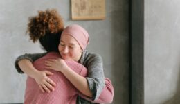 ONGs ajudam pacientes com câncer levarem uma vida mais leve