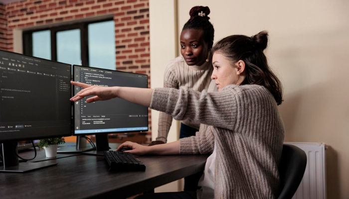 Campanha coletiva arrecada fundos para formar jovens em Tecnologia da Informação
