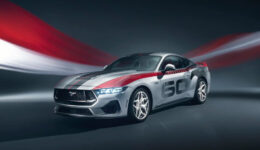 Ford doa Mustang GT Performance, único no mundo, para ONG