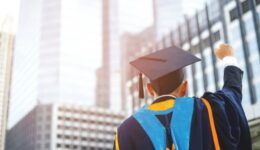 Instituto Ponte promove ascensão de jovens a partir da educação