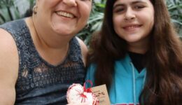 Mae-e-filha-assistidas-pela-instituicao-Pro-Crianca-Cardiaca