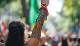 Guarani protestam por educação diferenciada na TI Tenondé Porã em SP
