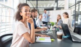 Mentoria para orientação e suporte na busca pelo primeiro emprego: um caminho essencial para a juventude
