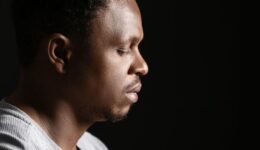 Preconceito afeta desempenho de universitários negros, aponta estudo
