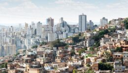 Edital internacional apoia OSCs que combatem injustiças econômicas