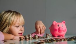 Livro aborda educação financeira para crianças e adolescentes