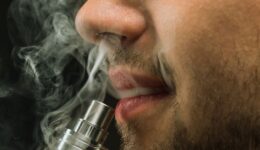 Estudo mostra efeito do cigarro eletrônico na saúde bucal