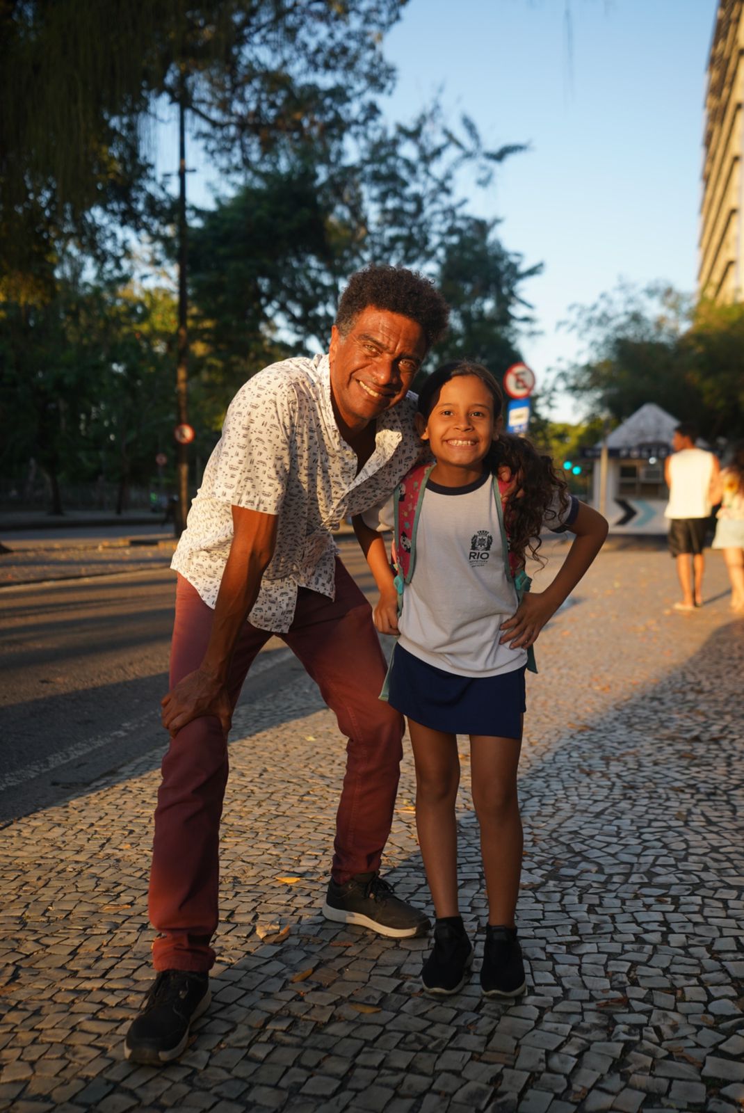 Helio-de-la-Pena-com-aluno-do-Instituto-Apontar