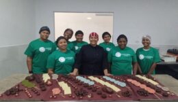 Páscoa: Casa do Cacau transforma chocolate em oportunidade no Guarujá