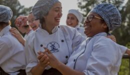 Afesu oferece cursos gratuitos de capacitação para meninas e mulheres