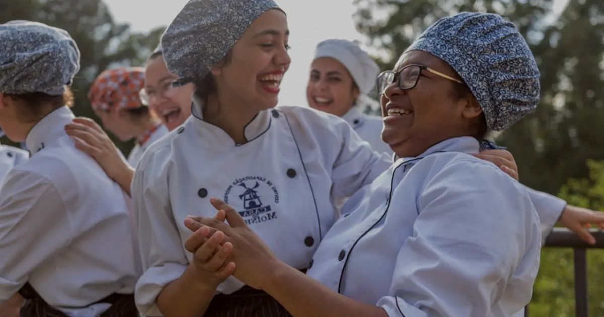 Afesu oferece cursos gratuitos de capacitação para meninas e mulheres
