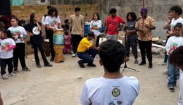 Parceria entre Azul e TETO inaugura centro comunitário em favela de Porto Alegre
