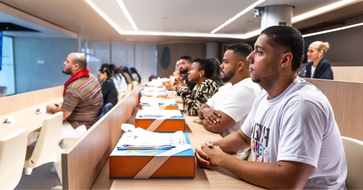 Fundação Fenômenos abre inscrições para formação gratuita e apoio a lideranças sociais