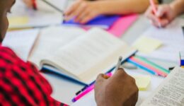 Fundação ArcelorMittal investe em educação para promover impacto social