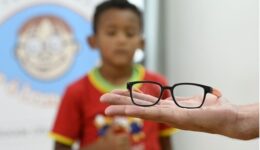 Projeto da Fundação CDL-BH oferece atendimento oftalmológico gratuito para crianças e jovens