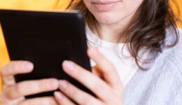 Lupa do Bem lança e-book gratuito para fortalecer comunicação de ONGs
