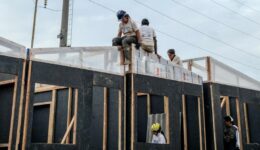 Fundação Tide Setubal entrega 50 casas emergenciais e lança projeto de moradia digna no Jardim Lapena