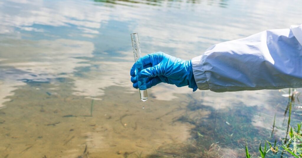 Perigo invisível: água contaminada e falta de saneamento matam milhares no Brasil