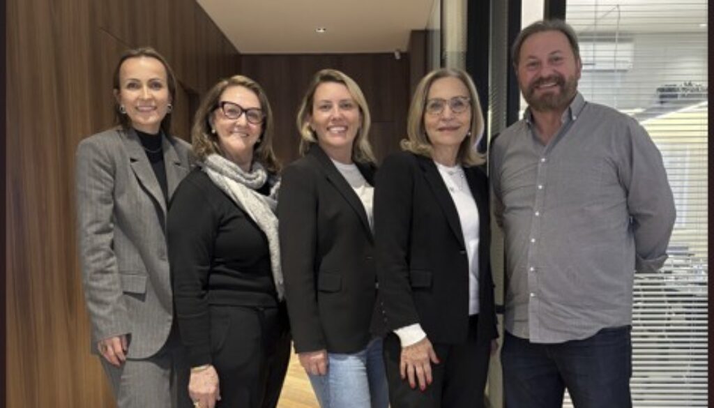 Aline-Soares-dir.-adm-Iara-Varela-dir.-exec.-Michele-Perussolo-dir.-fin.-Sonia-Perussolo-presidente-e-Joao-Carlos-Perussolo-vice-presidente-ILP-P