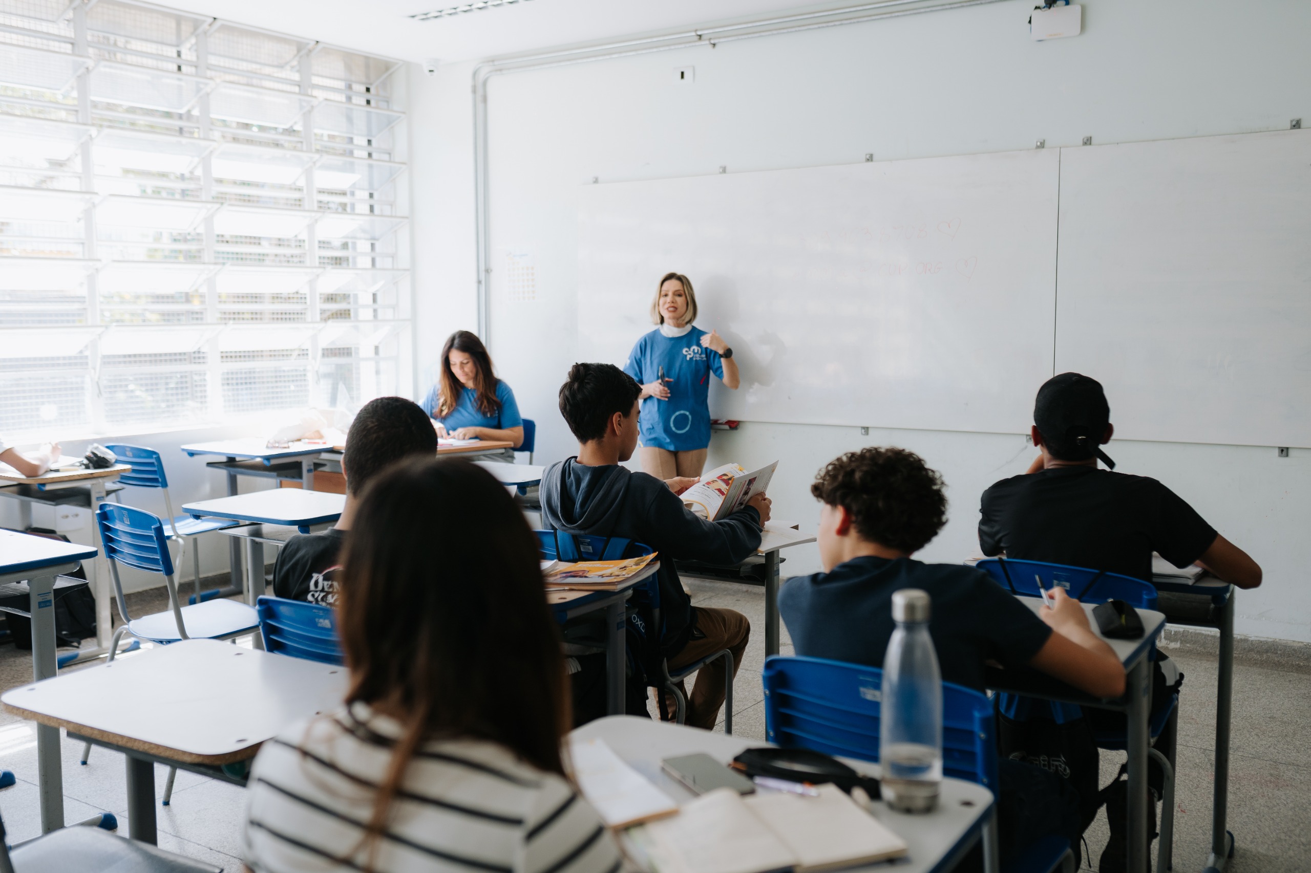 Iniciativa leva estudantes de escolas públicas para intercâmbio na Inglaterra