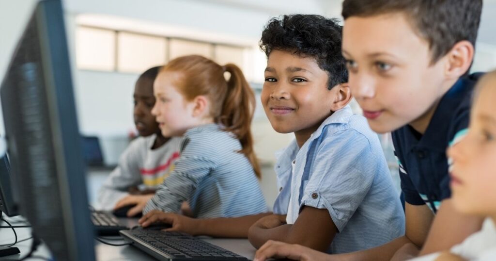 Instituto Faber-Castell abre inscrições para apoiar projetos sociais voltados à educação de crianças e adolescentes