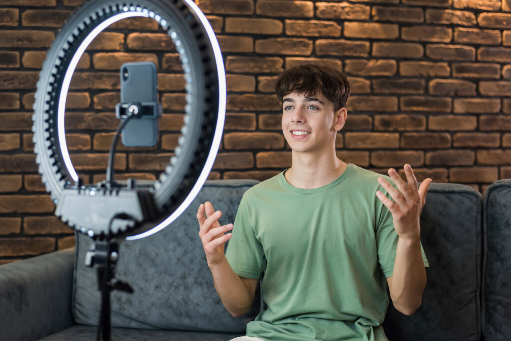 Lives no TikTok podem salvar o caixa da sua organização