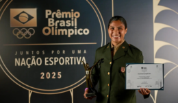 Rebeca-Lima-vence-Atleta-Revelacao-do-Ano-Credito-Alexandre-Loureiro-COB
