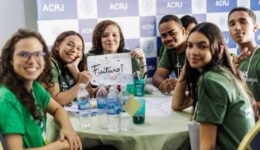ONG JA Rio de Janeiro oferece curso gratuito para jovens criadores de conteúdo