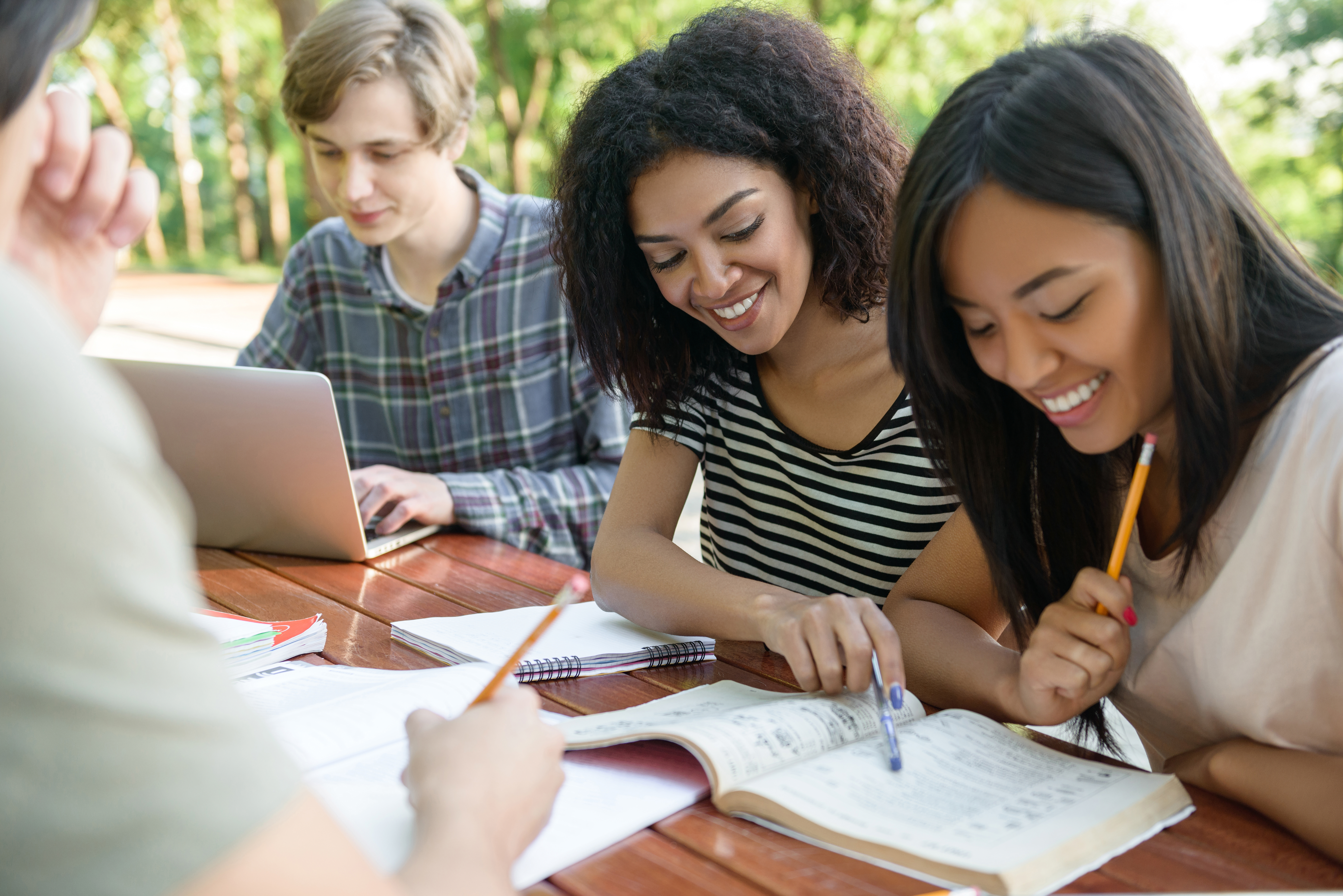 UNICEF e Instituto Localiza firmam parceria para fortalecer inclusão produtiva de adolescentes e jovens