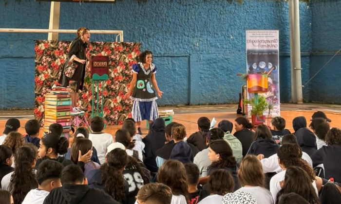 Espetáculo infantojuvenil questiona estereótipos de gênero em escolas públicas de SP