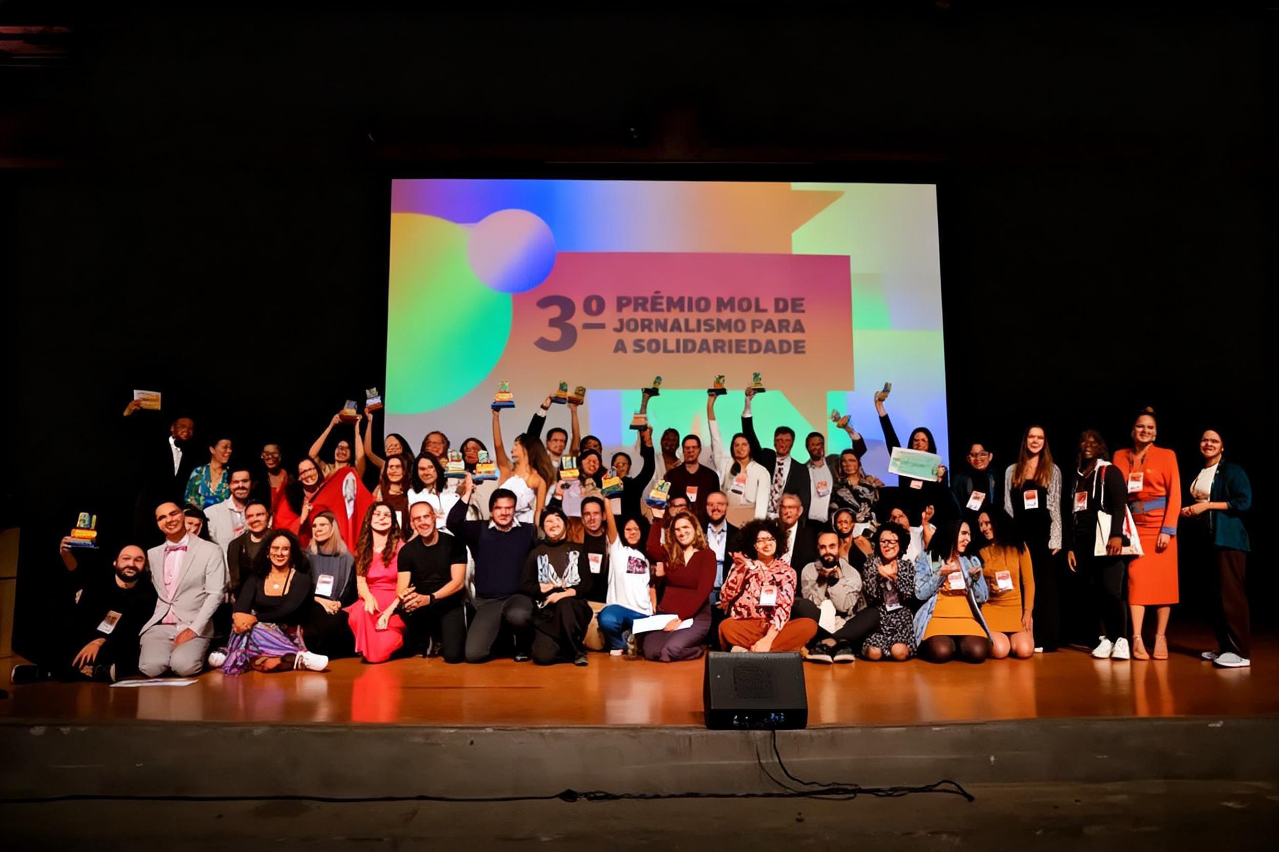 Prêmio MOL de Jornalismo para a Solidariedade chega à 4ª edição e reconhece produções de impacto social