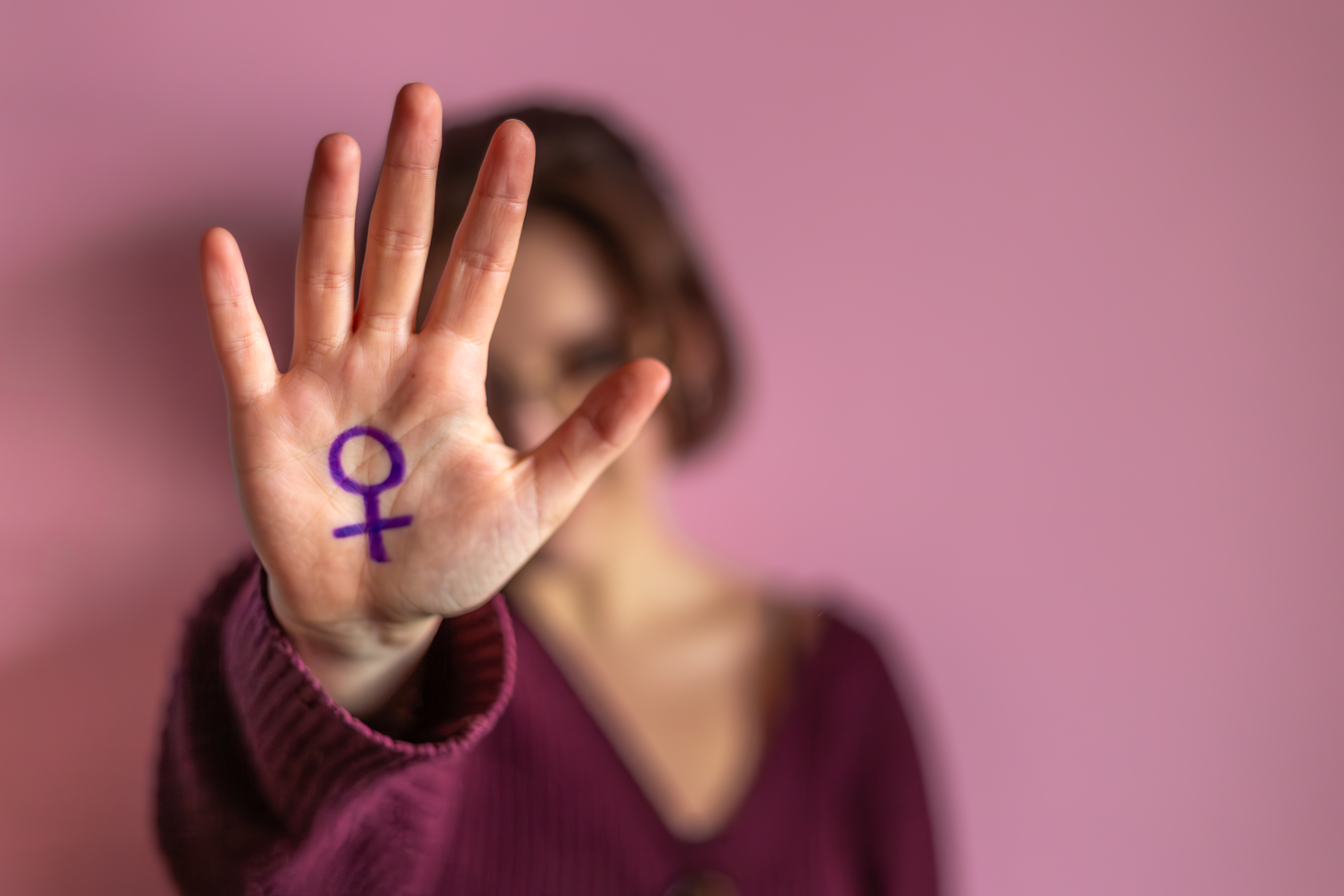 Violência sexual é usada como estratégia na guerra no Sudão 