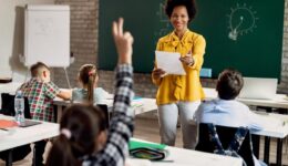 A IA pode substituir o professor? Especialista analisa os limites da tecnologia na educação