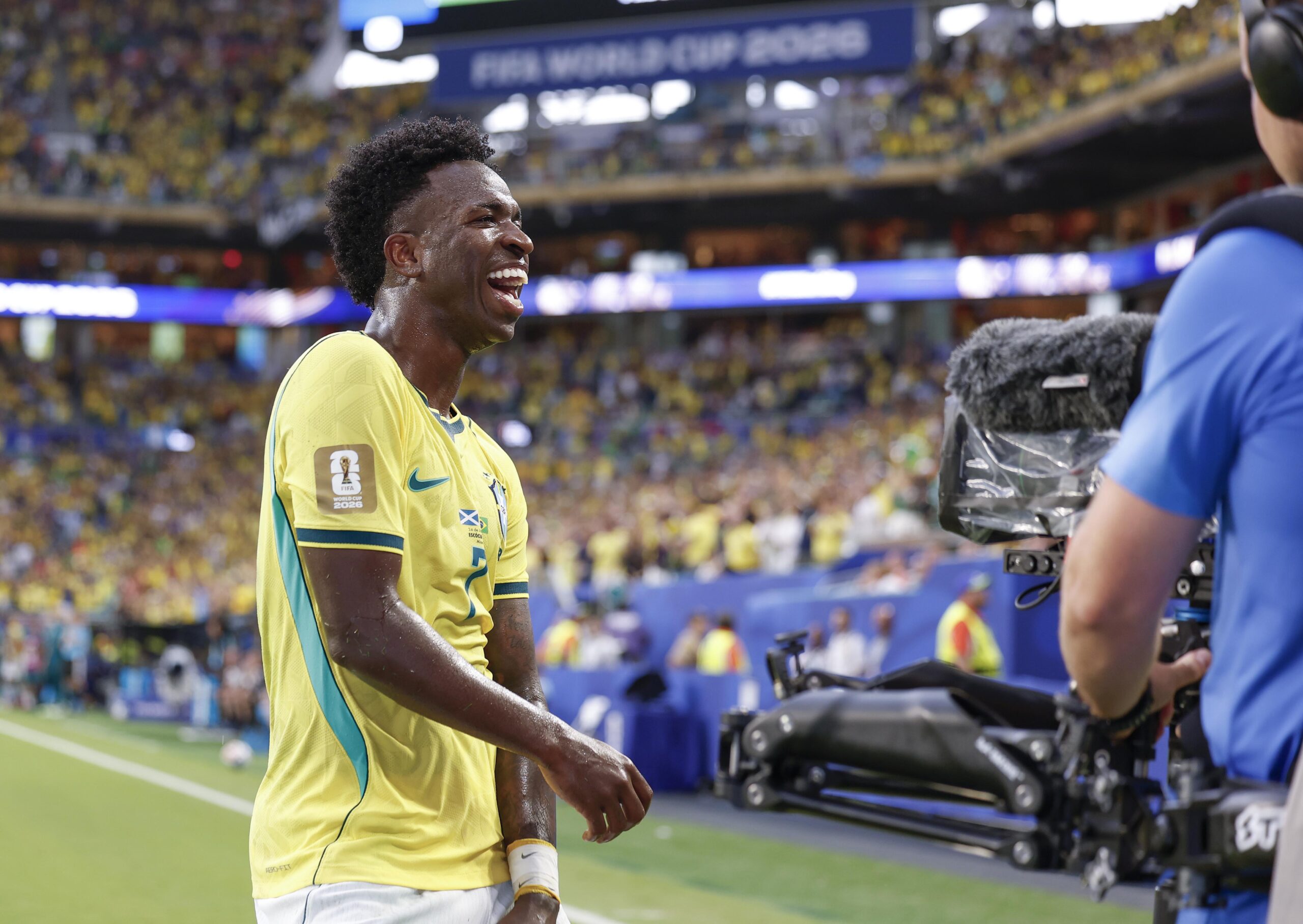 Vini Jr. lança escritório voltado a vítimas de racismo